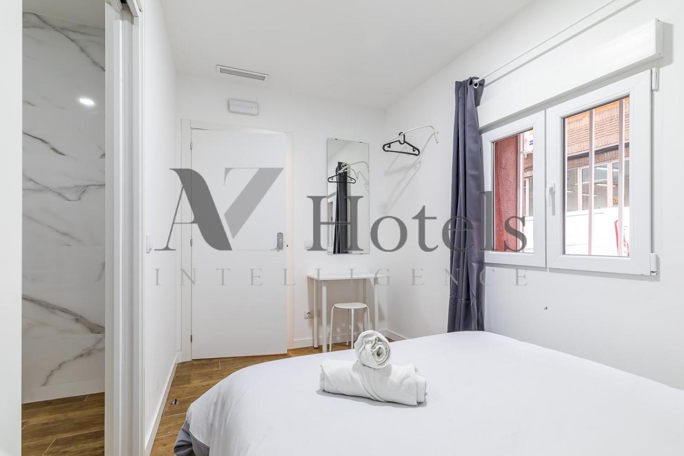 Ayz Luis Cabrera-Auto Check-In Property Мадрид Экстерьер фото