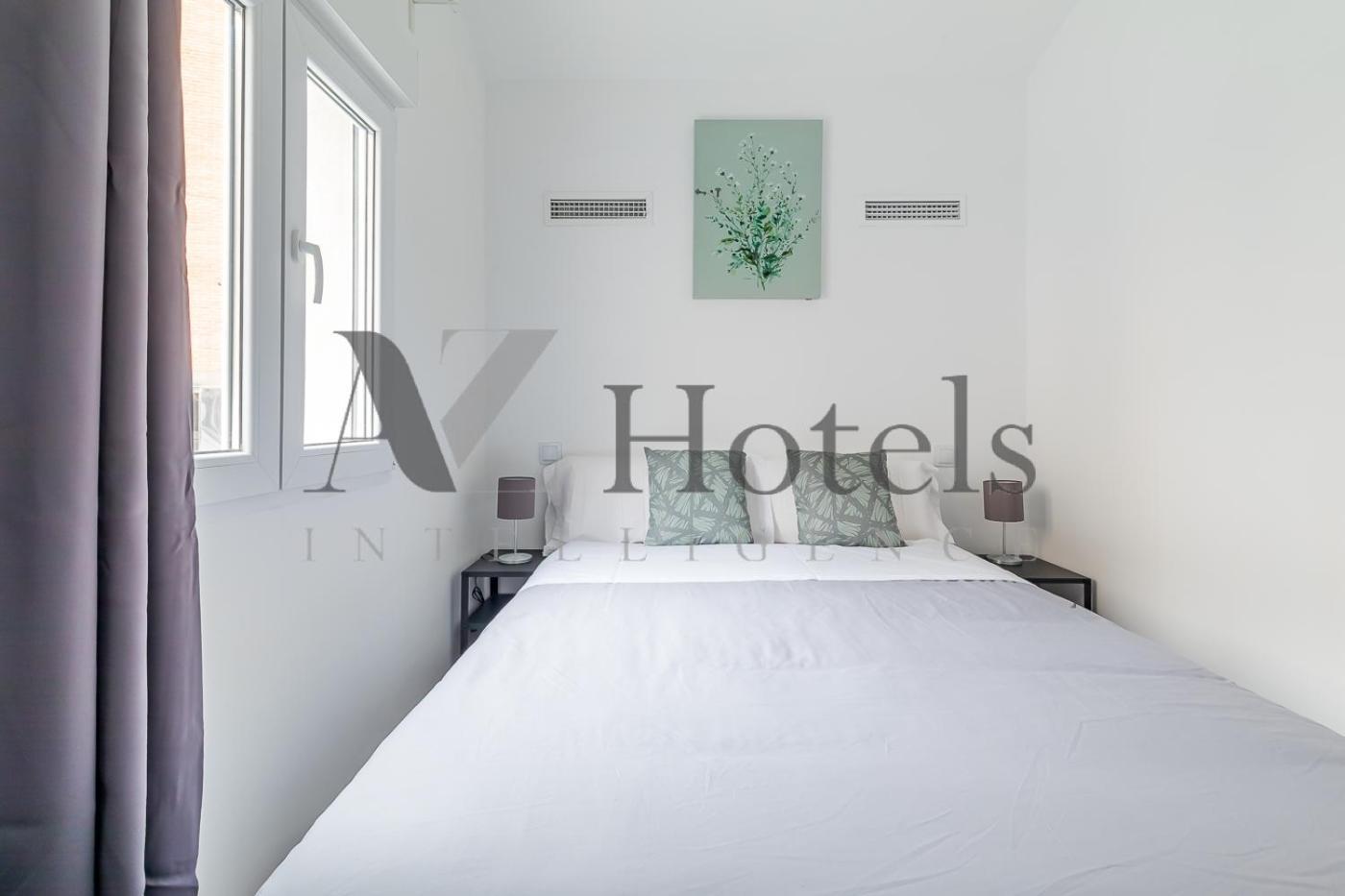 Ayz Luis Cabrera-Auto Check-In Property Мадрид Экстерьер фото